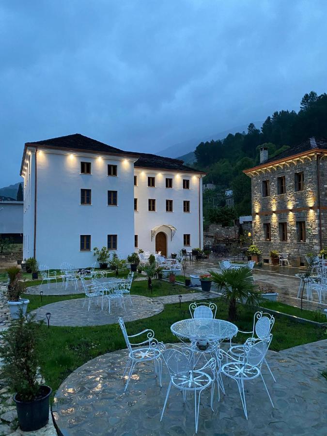 Hotel Kaso Ervehe Përmet Extérieur photo