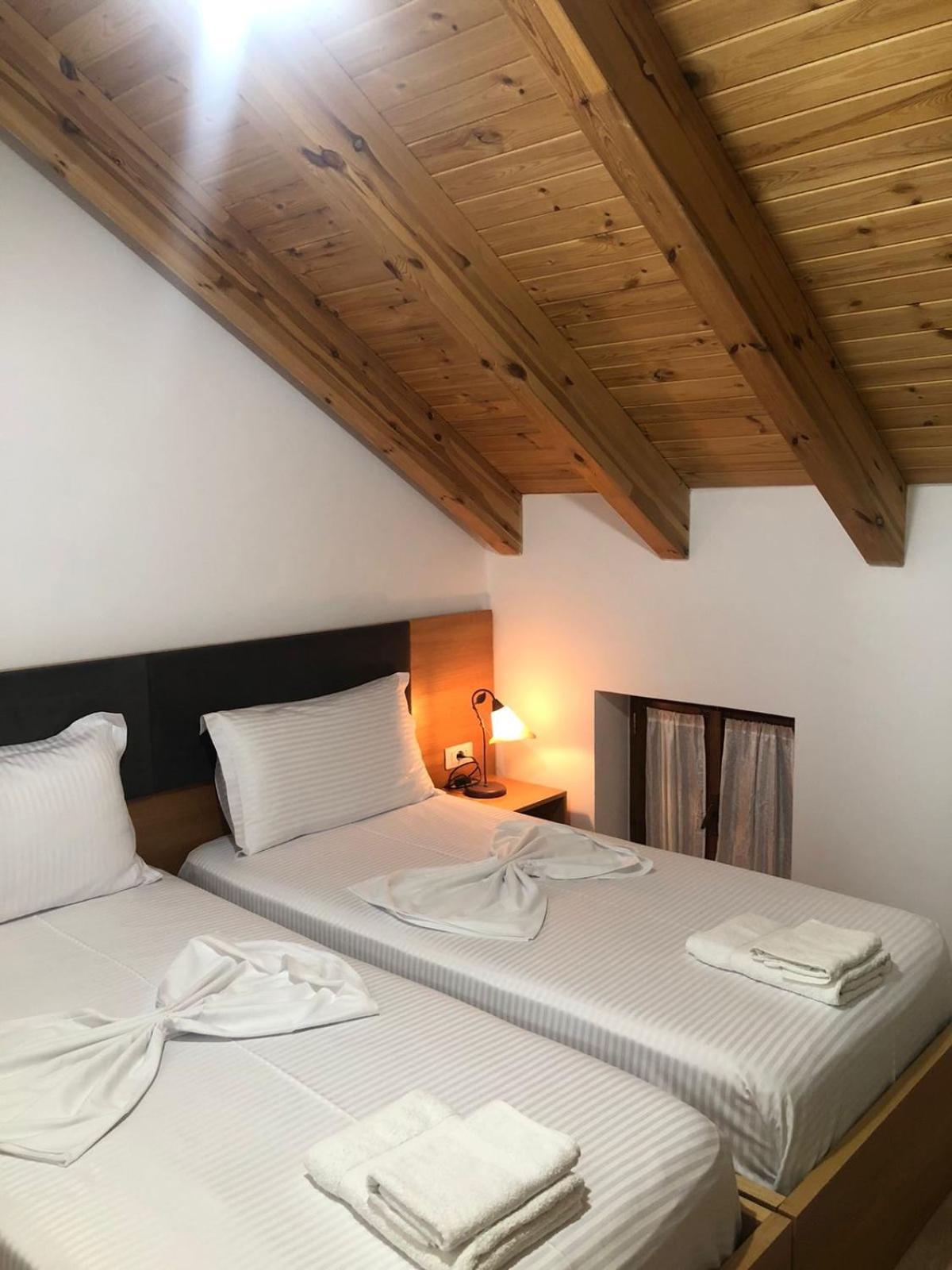 Hotel Kaso Ervehe Përmet Extérieur photo