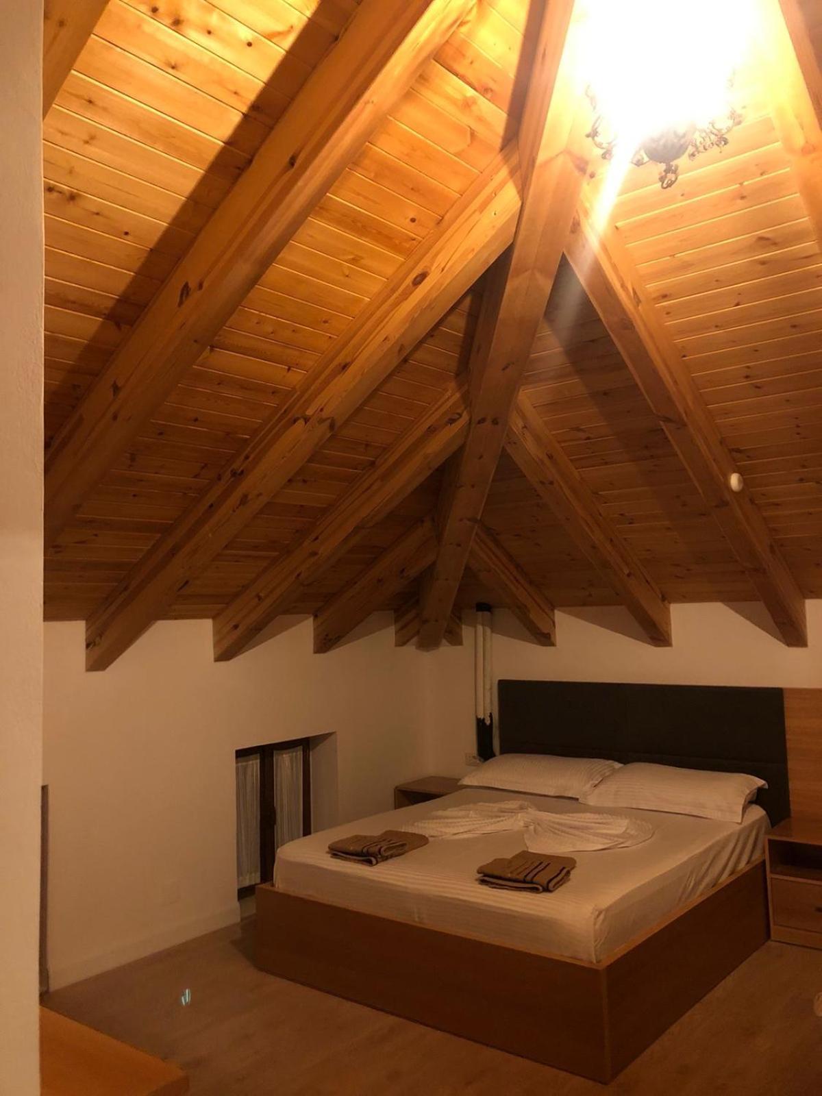 Hotel Kaso Ervehe Përmet Extérieur photo