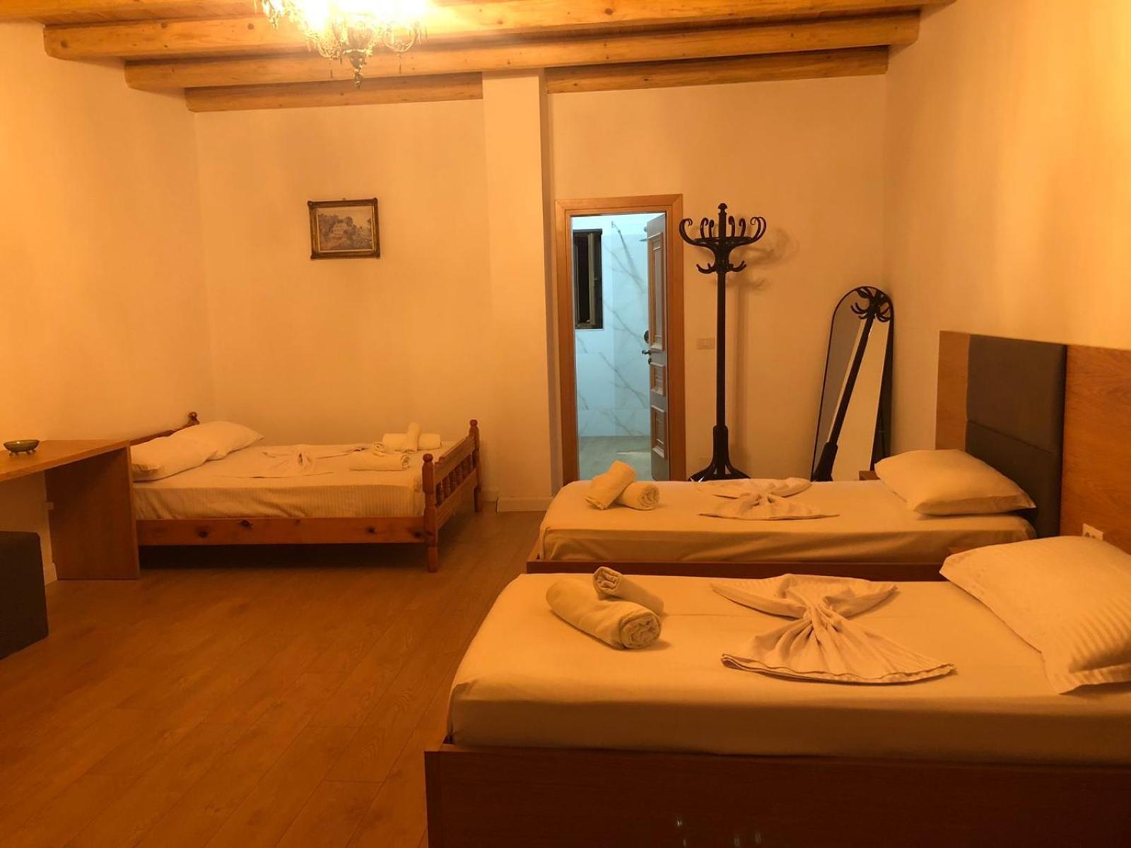 Hotel Kaso Ervehe Përmet Extérieur photo